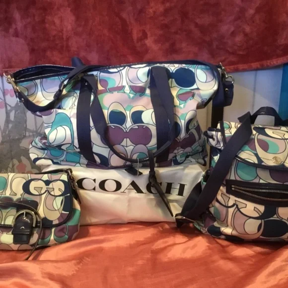 COACH KYRA SIGNATURE HIBISCUS TOTE, BACKPACK,HANDBAG - Picture 2 of 5